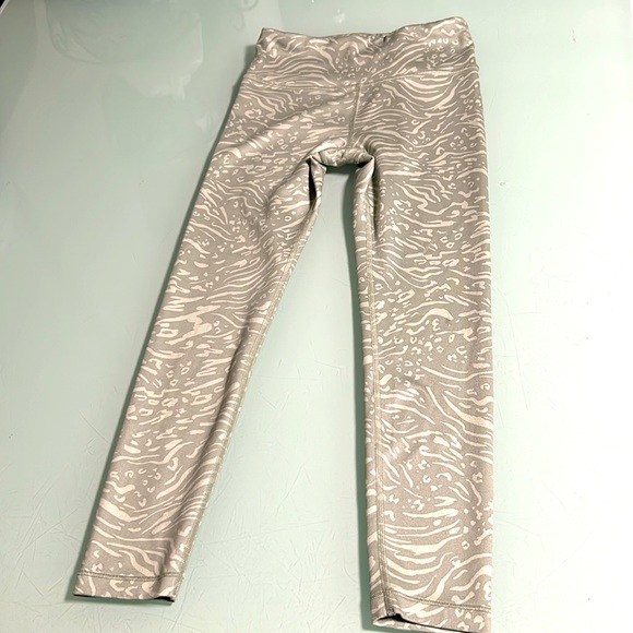 ATHLETA GIRL ULTRA HIGH RISE CHIT CHAT 7/8 TIGHT (SIZE 8-10) - Picture 2 of 5